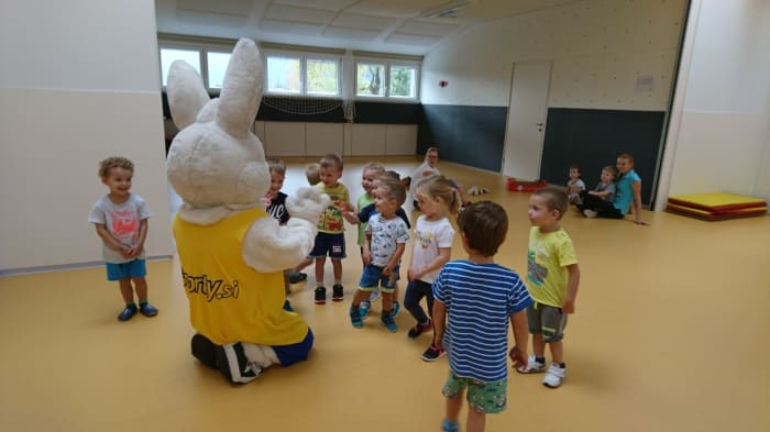 ŽE 20 LET Sporty mlajši predšolček